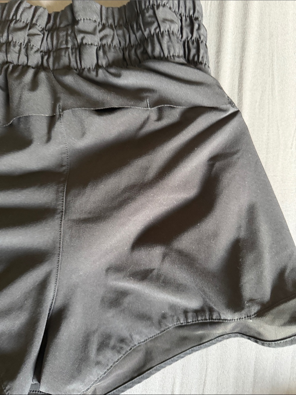Athleta Mesh Racer Run Mid Rise 4" Short
Size XS - Picture 7 of 9